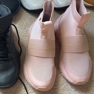 Women’s 8.5 pink Champions